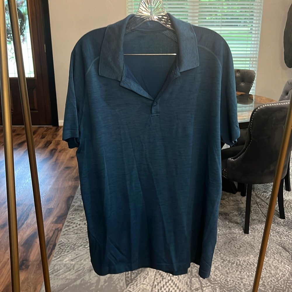 Men’s Lululemon polo